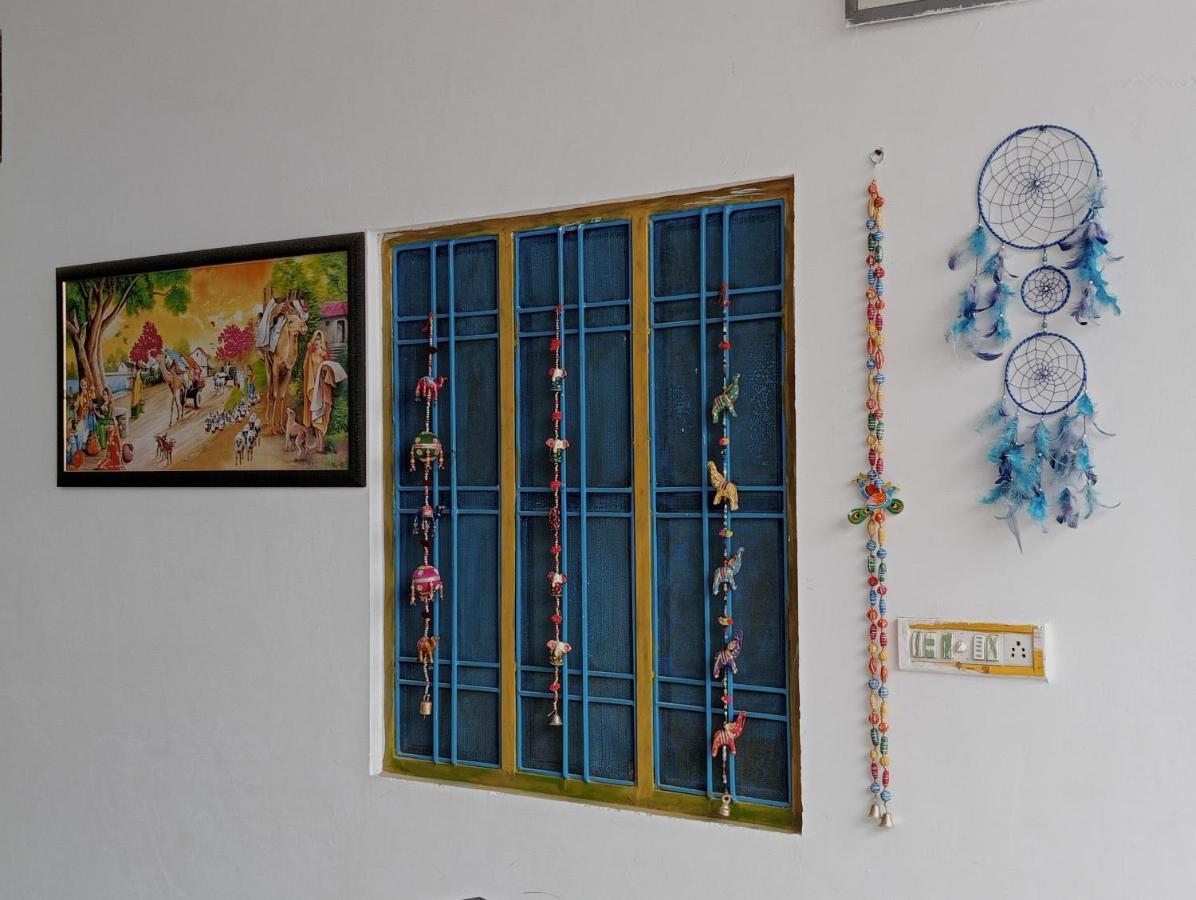 Veera'S Hostel Пушкар Екстериор снимка