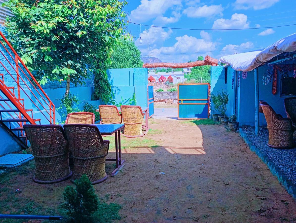 Veera'S Hostel Пушкар Екстериор снимка