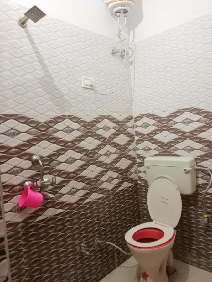 Veera'S Hostel Пушкар Екстериор снимка